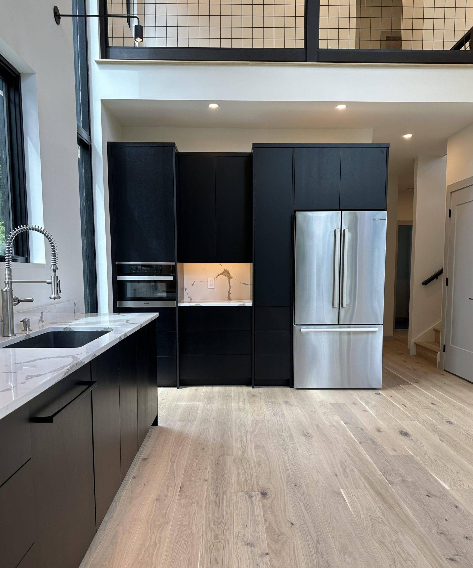 black modern kitchen view 1